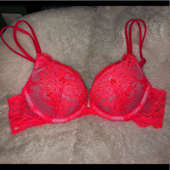 Victoria’s Secret Very Sexy Plunge Push Up Bra - Picture 1 of 4